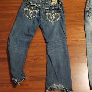 Sold! Will not allow me to delete.